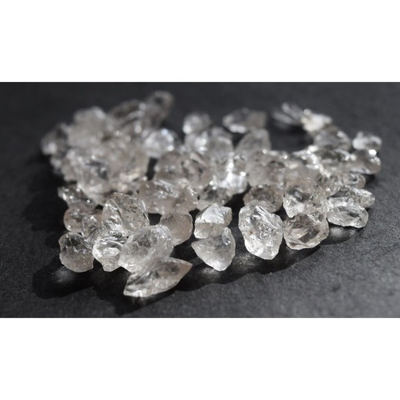 10 pcs size 10-20mm Quartz Raw Rough Natural Bulk Stones Small Raw - Picture 3 of 3